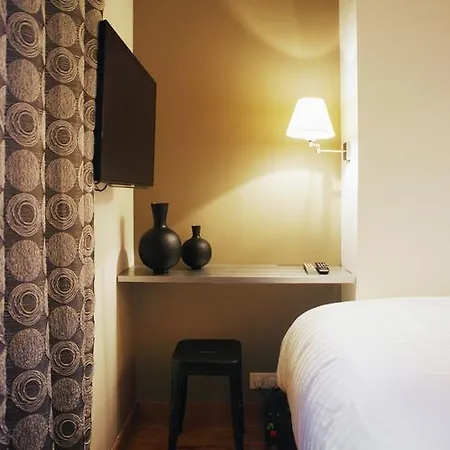 Grenelle - 4 Adults