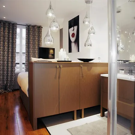 Grenelle - 4 Adults *